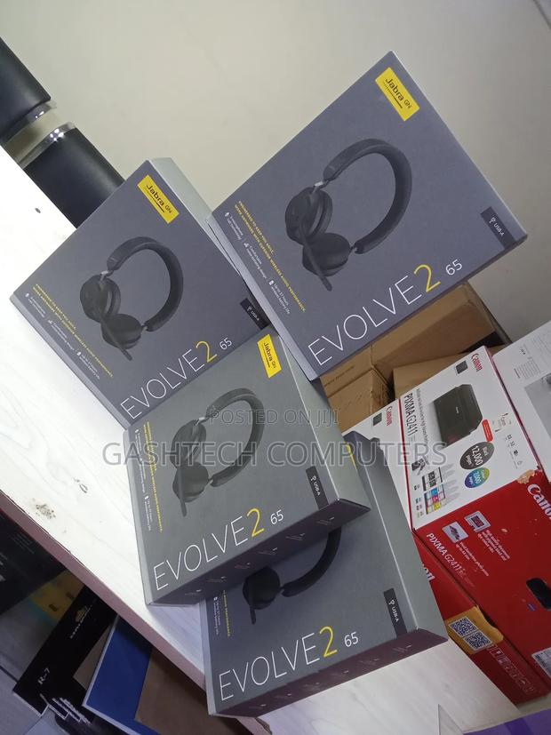 Evolve 2 65 Jabra Headset ;; Evolve 2 65 Jabra Headset - main view