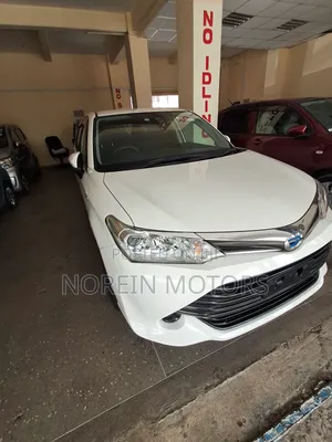 Toyota Corolla Fielder 2017 White