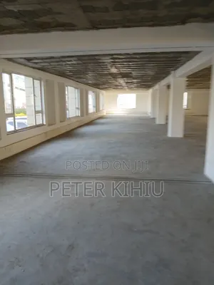 Office/Showroom to Let 6000sqft on North Airport Road
