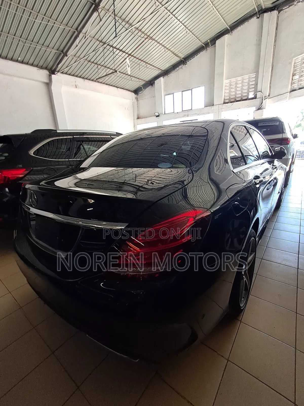 Mercedes-Benz C200 2016 Matt Black