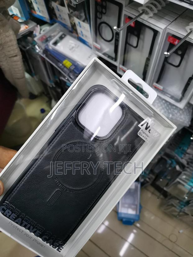 iPhone 15 Pro Max Leather Case Magsafe With Camera Frame - thumbnail 2