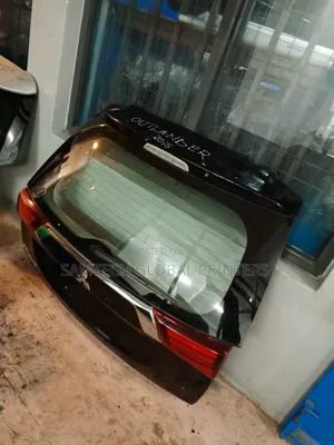 Exclusive Mitsubishi Outlander Boot