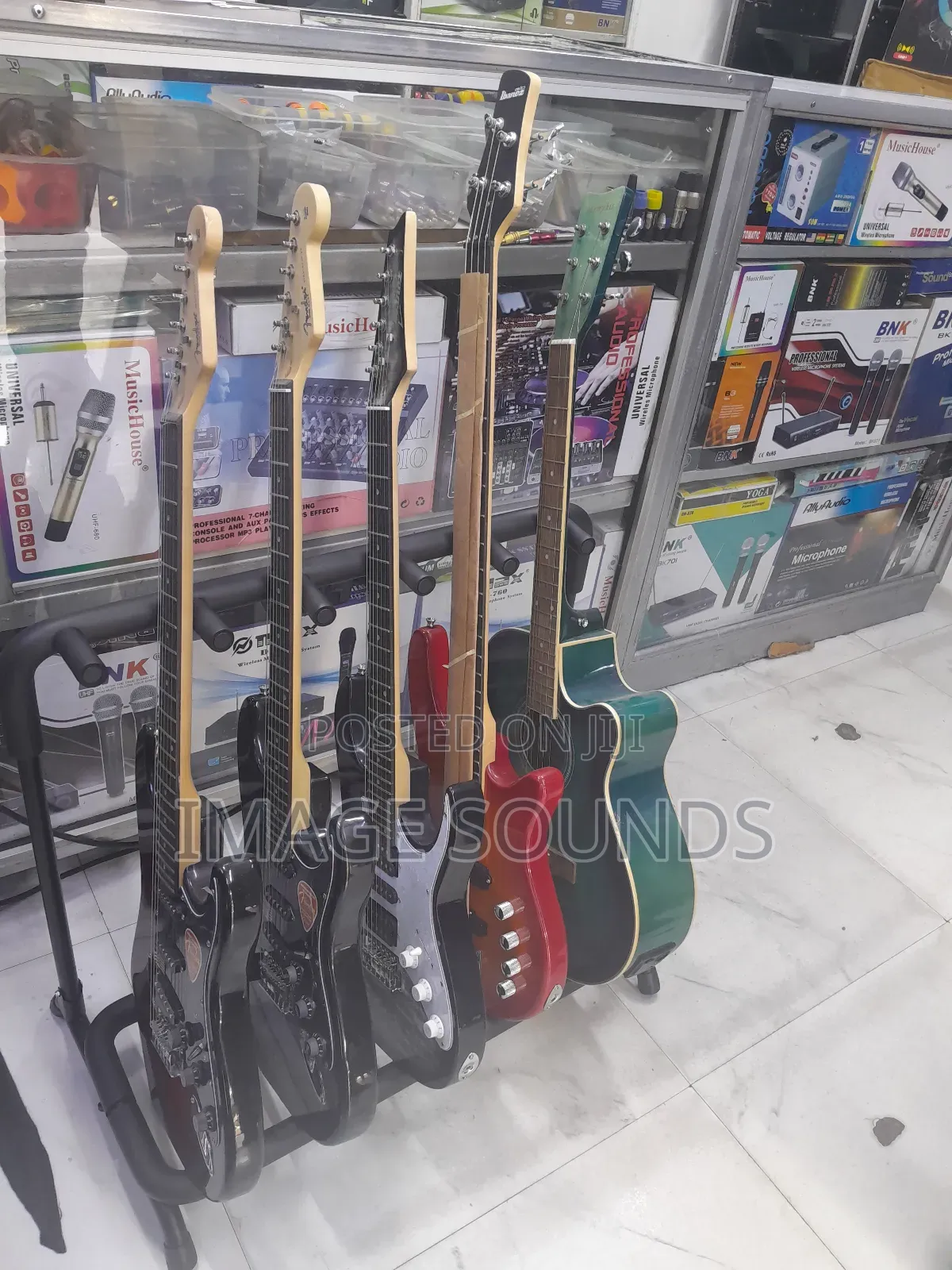 Guitar Holder for Upto 5 Guitars