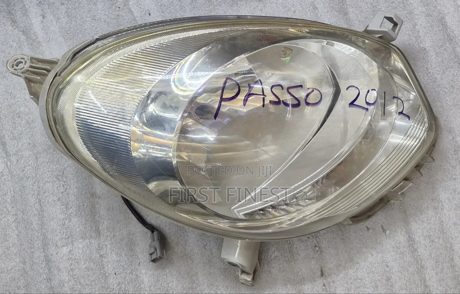 Headlights Passo 2012