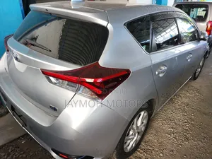 Toyota Auris 2017 Silver