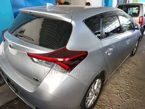 Toyota Auris 2017 Silver