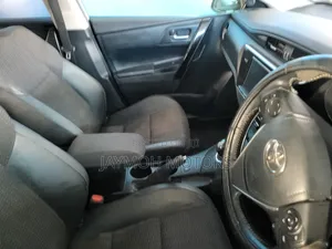 Toyota Auris 2017 Silver