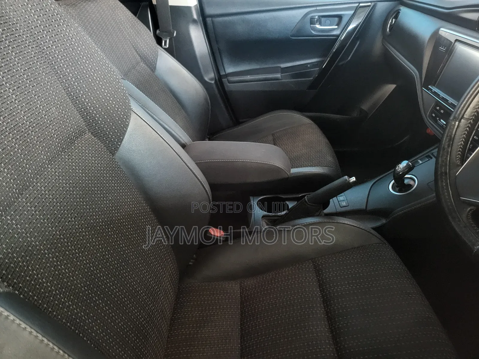 Toyota Auris 2017 Silver