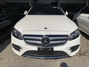 Mercedes-Benz E200 2017 Pearl