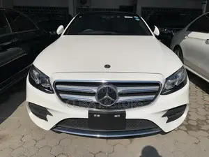Mercedes-Benz E200 2017 Pearl
