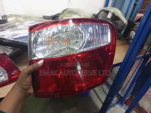 Taillight Toyota Ipsum 2005