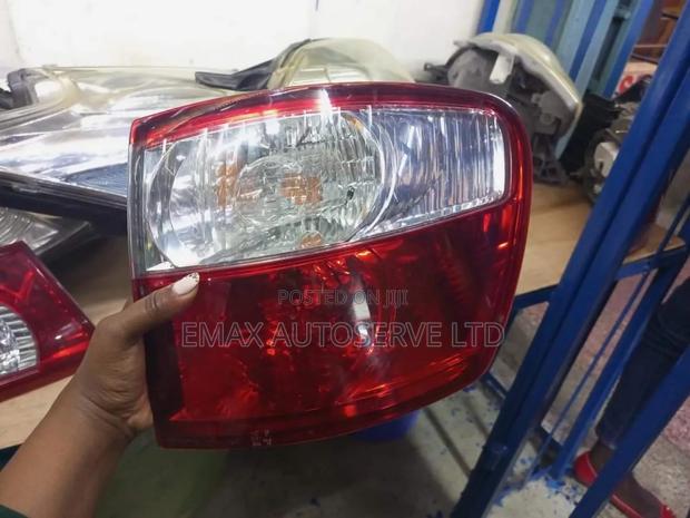 Taillight Toyota Ipsum 2005