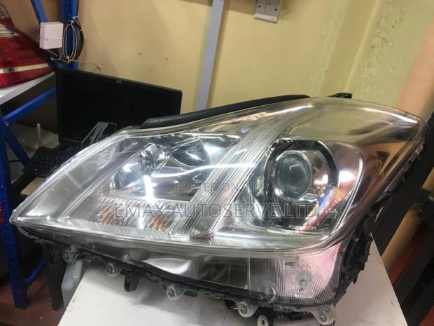 Headlight Toyota Crown Salon Xenon
