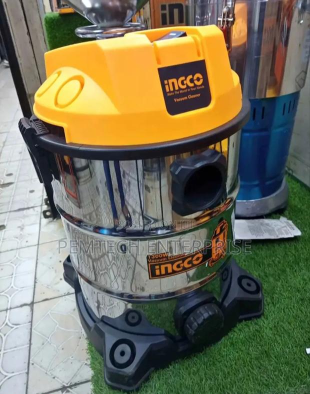 30l Wet and Dry Vacuum Cleaner - main view