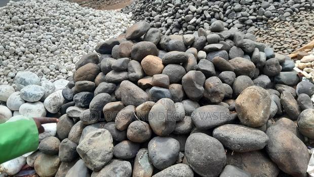Medium Sized Riverbed Stones - thumbnail 2