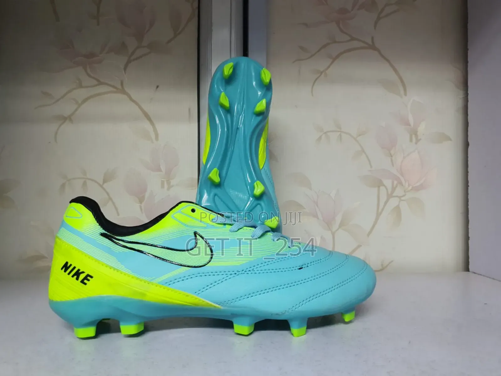 Nike Football Boots 
Sizes 37-40