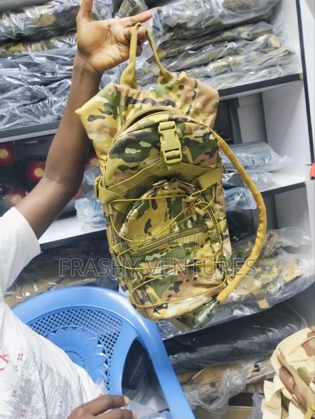 Camel Hiking Bag With Water Bladder - main view