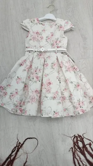 Very Pretty Girls Dresses.Sizes Ages 3-12yrs