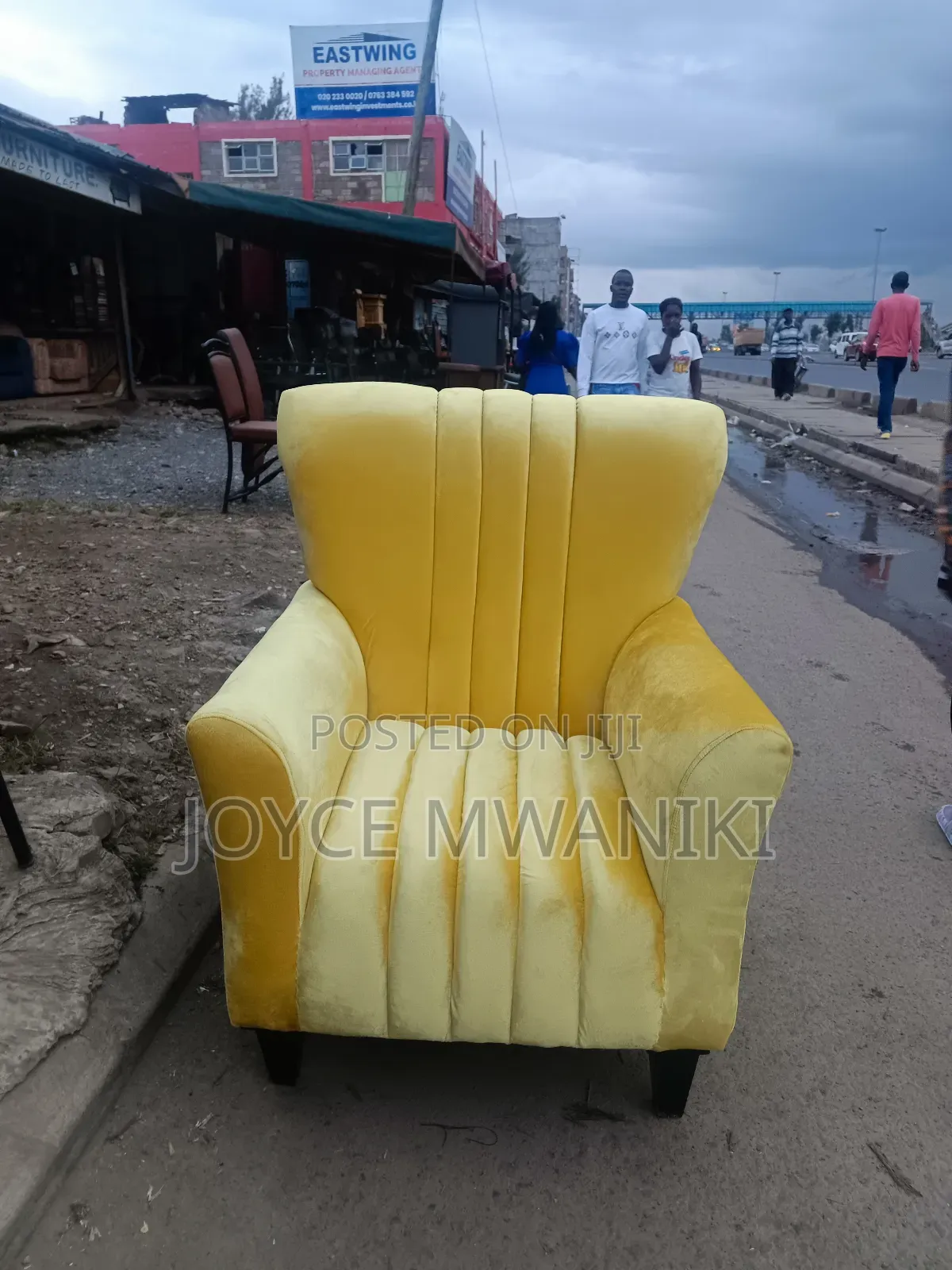 King Chair or Pedicure Seat, Light Gold