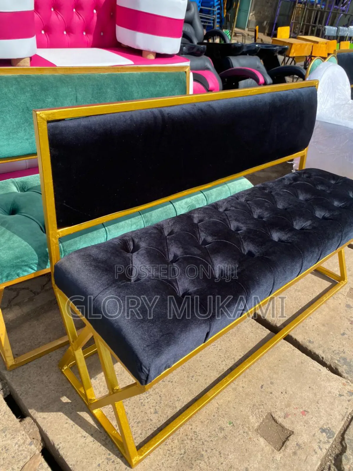 Velvet Wwaiting Chair Gold Coated