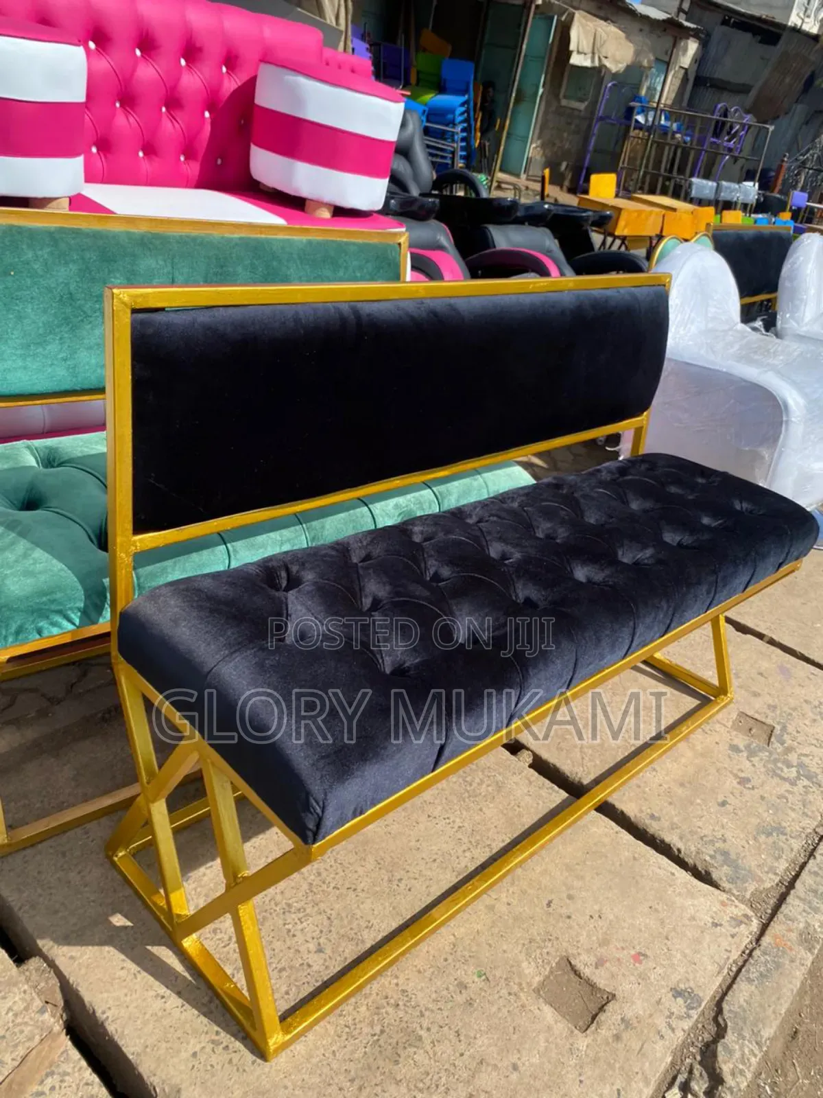 Velvet Wwaiting Chair Gold Coated