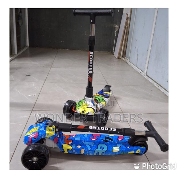 Scooter With Foldable Handle. Melodies and Lights - main view