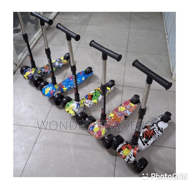 Graffiti Scooter With Wide Wheel and Melody - main view