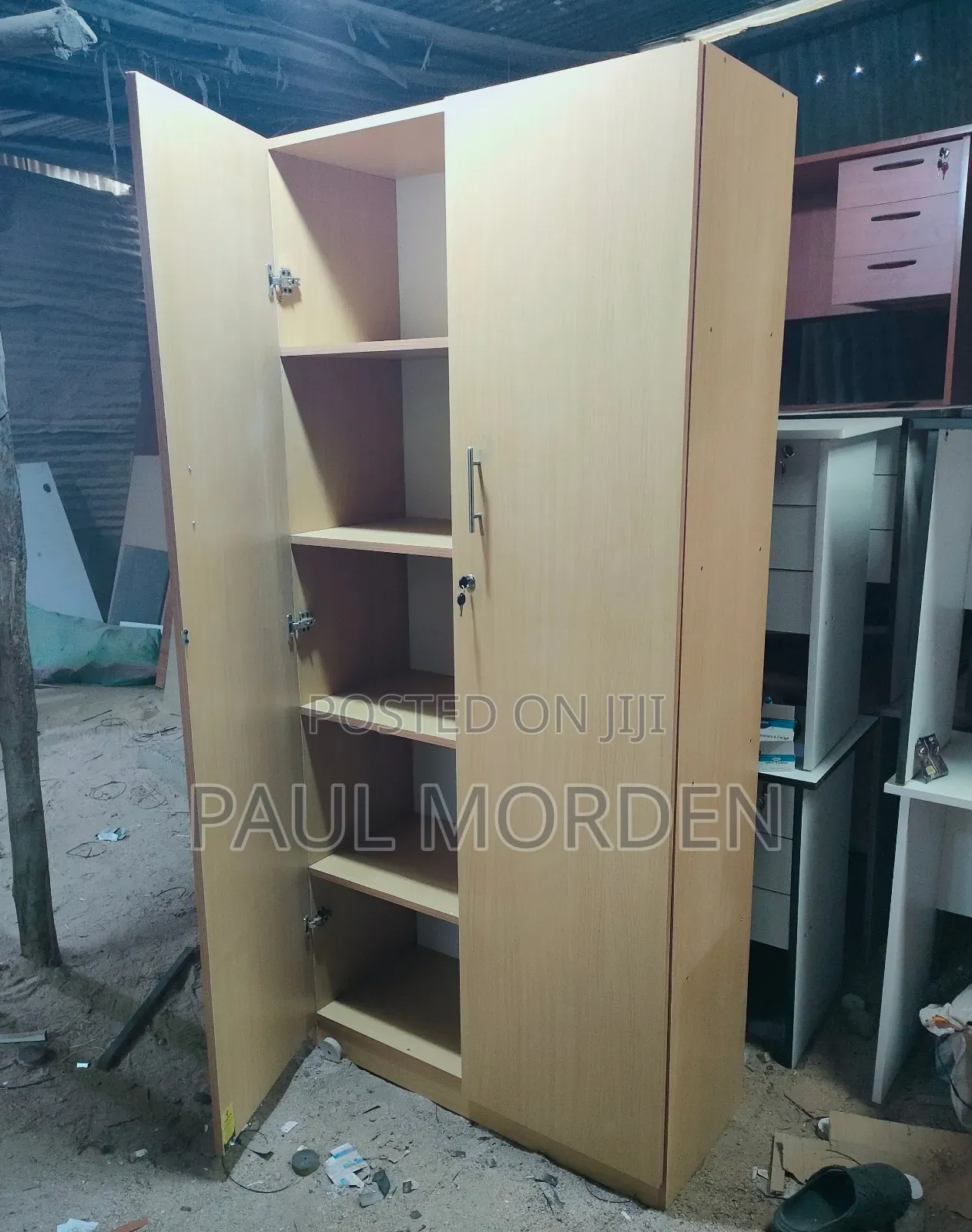 Shelve Unit With Lockable Drawers