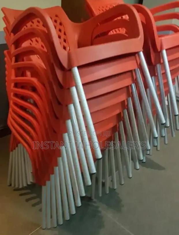 Metal Stands Plastic Chairs