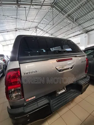 Toyota Hilux 2017 Gray