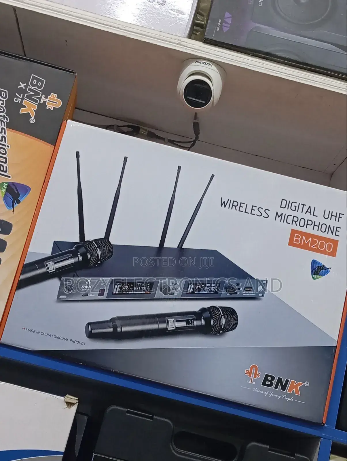 BNK BM 200 Wireless Microphone 2 in 1