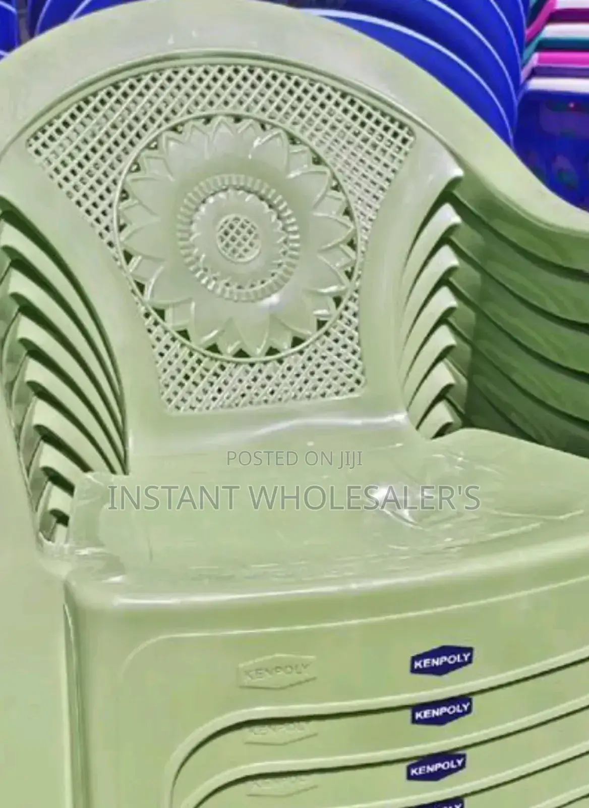 With Arms Plastic Chairs