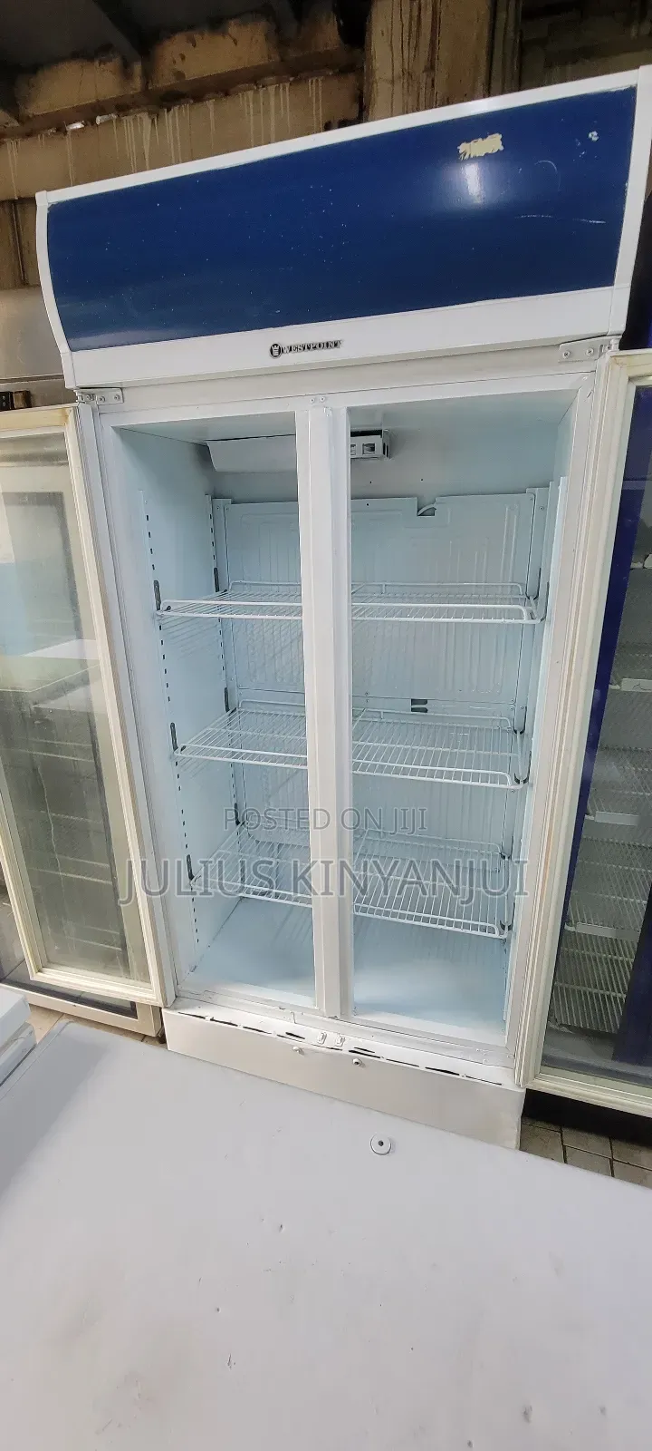 2 Door Displaying Chiller
