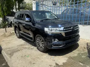 Toyota Land Cruiser 4.5 V8 VXR 2018 Blue