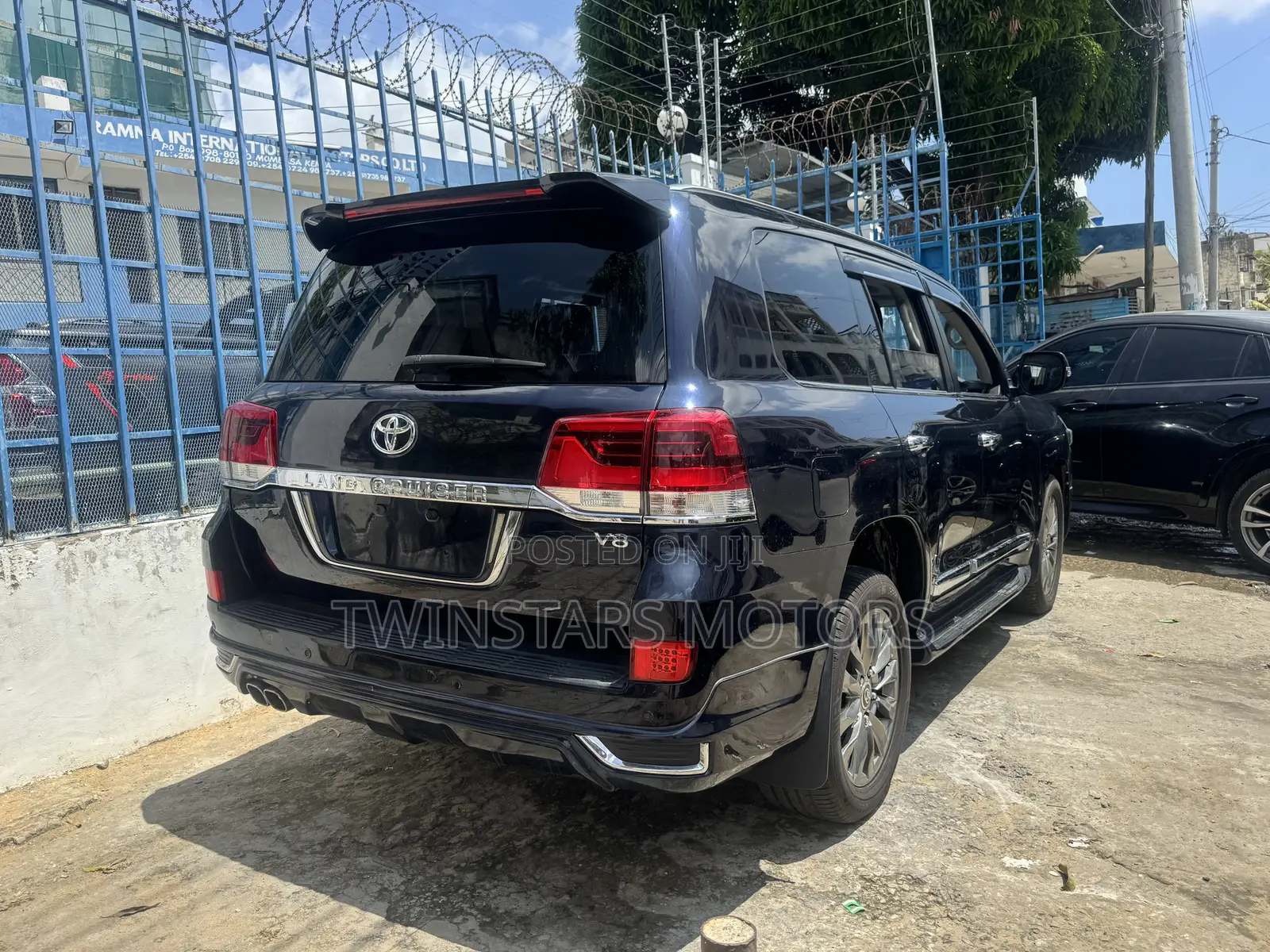 Toyota Land Cruiser 4.5 V8 VXR 2018 Blue