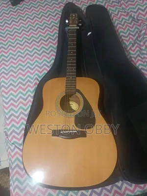 Yamaha Guitar With Bag and Capo