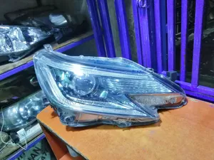 Toyota Mark X 2014 Zenon Headlamp, Clean EX Japan Parts