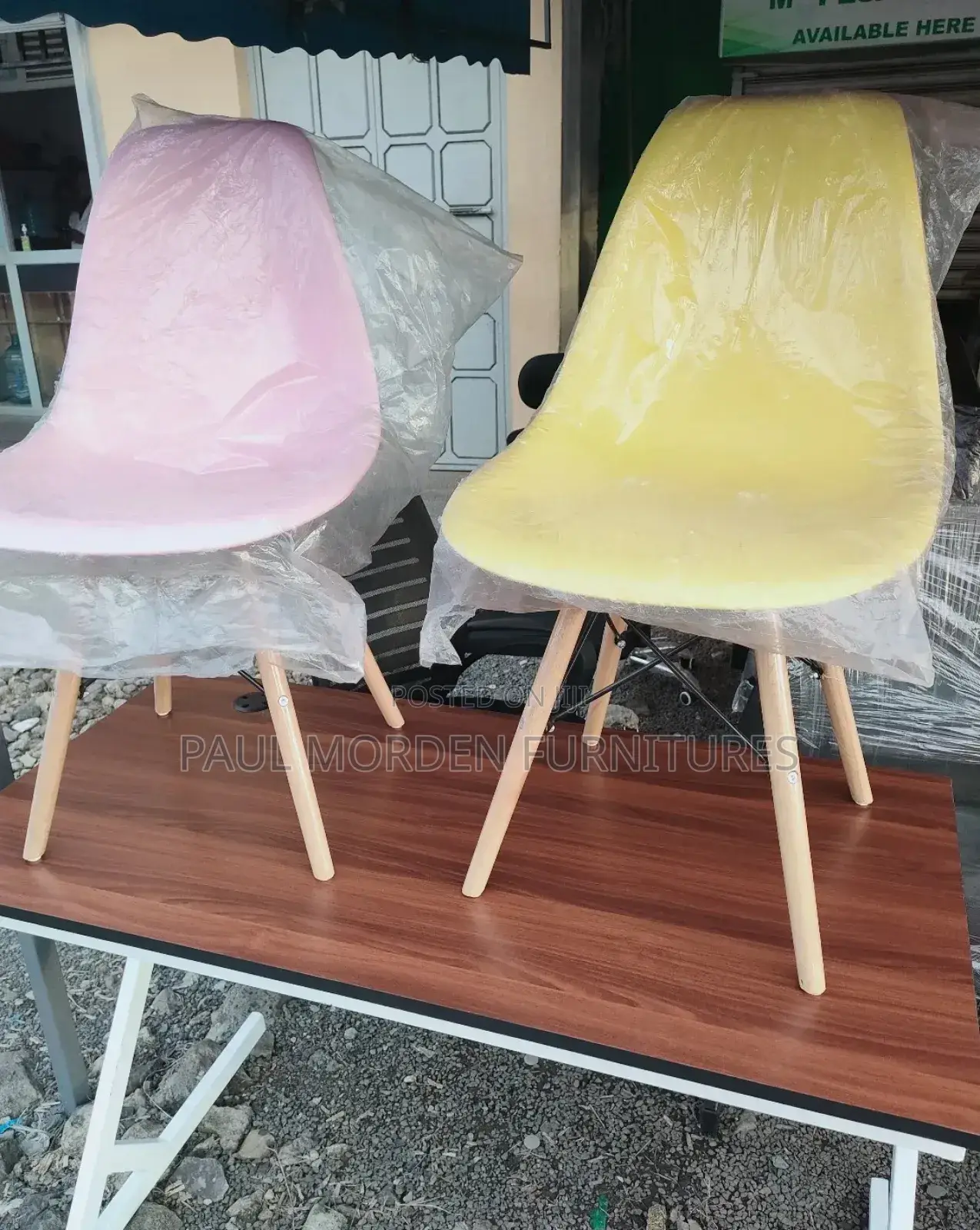 Plastic Seat Eames Dining Chairs
