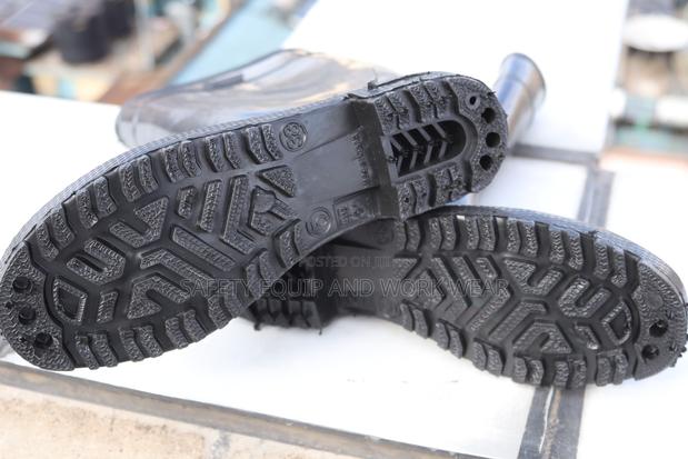 Black Light Gumboots With A Grip Sole