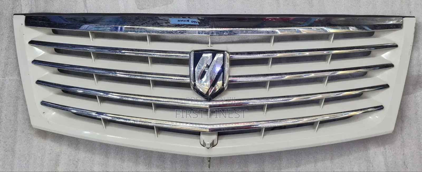 2005 Toyota Alphard Grill