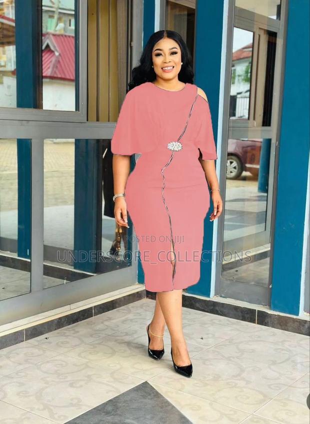 Very Pretty Ladies Dresses. - thumbnail 2