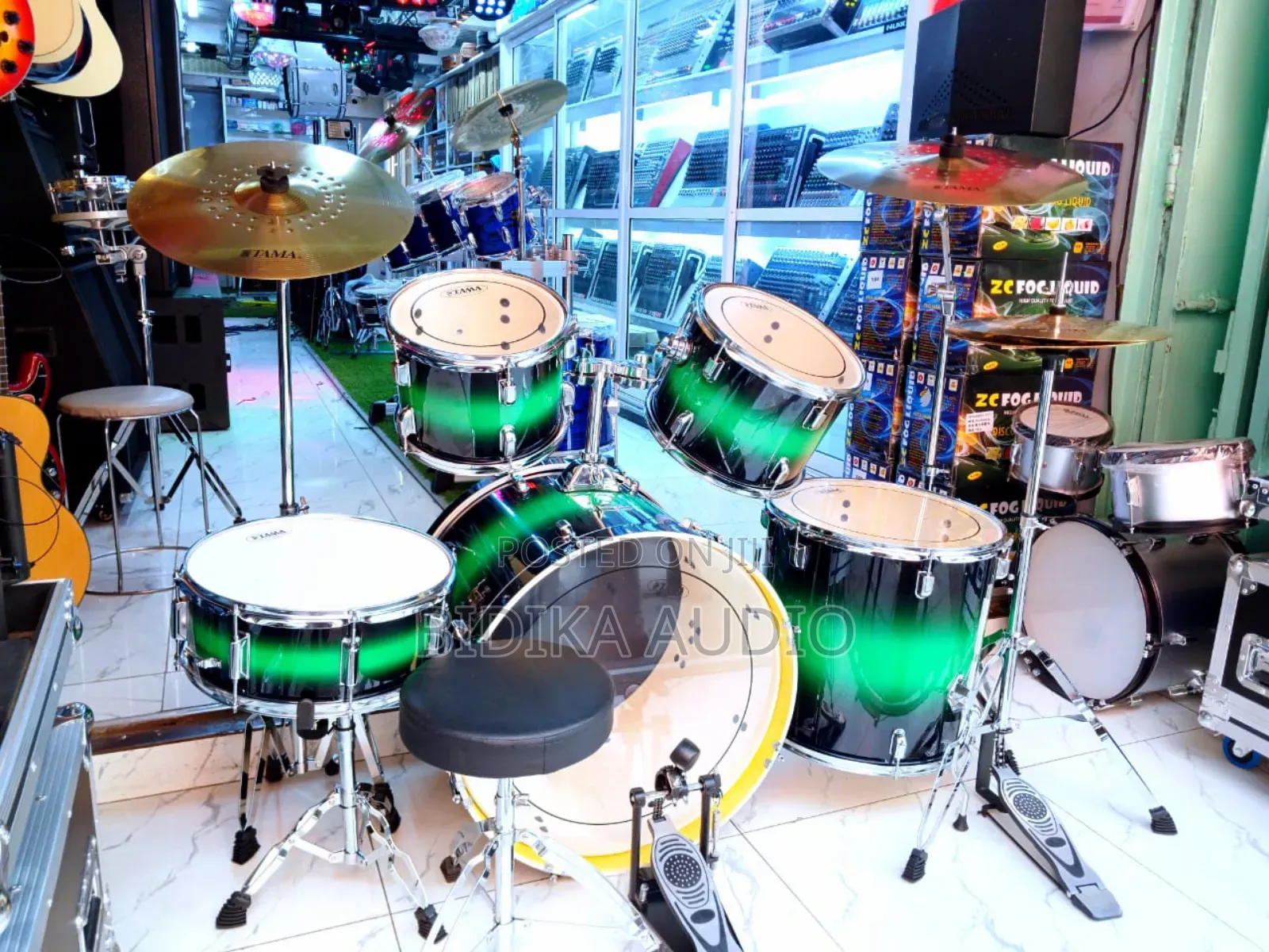 Brand New 5 Piece Drums Set