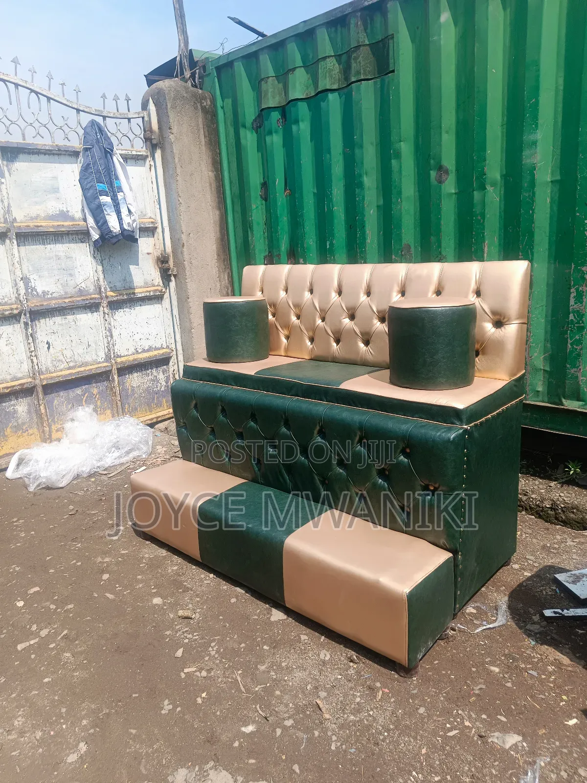 Pedicure Seat, 3 Seater Jungle Green and Gold 