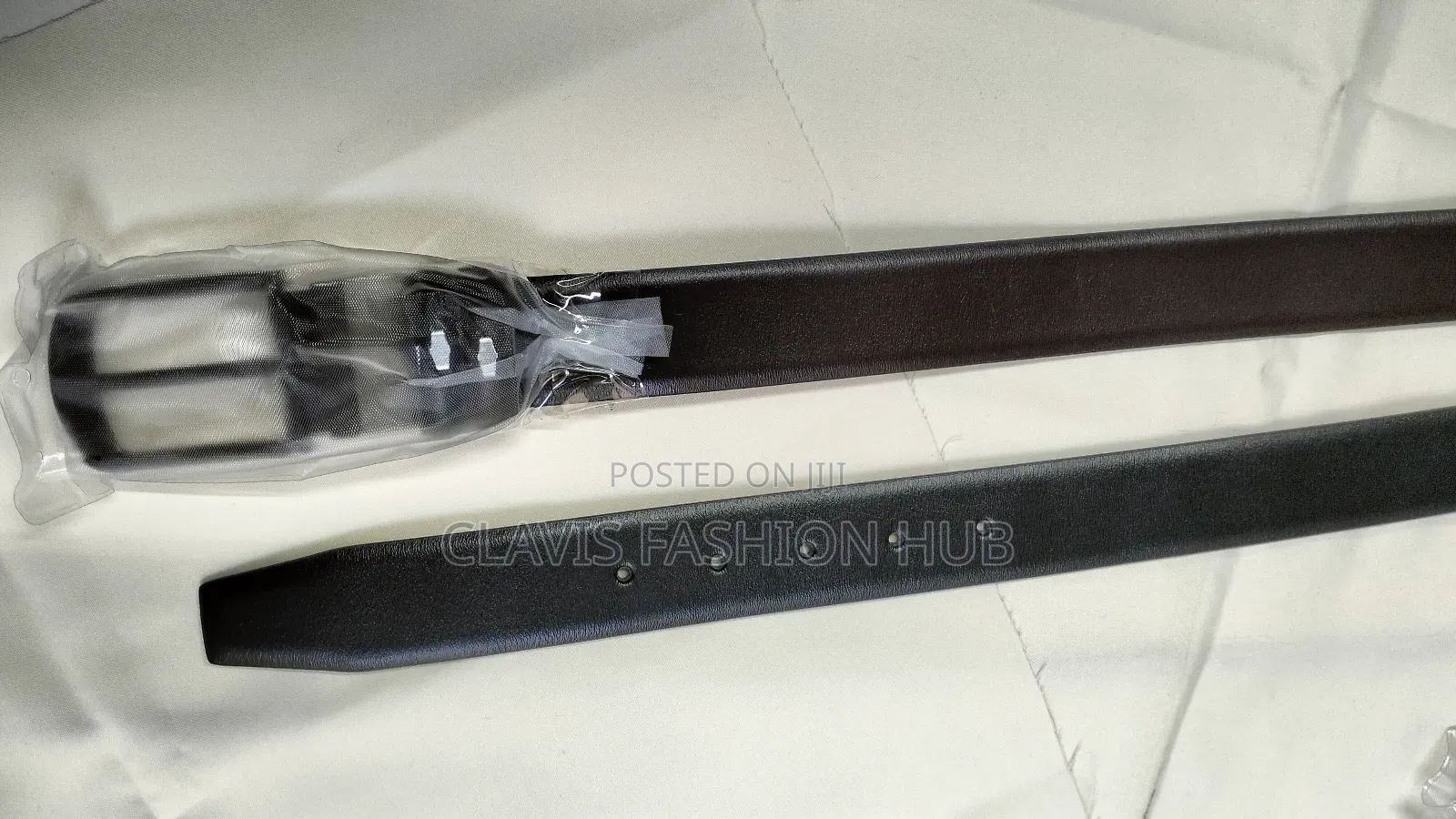 Reversible Leather Belt With a Buckle