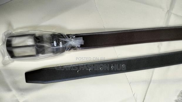 Reversible Leather Belt With a Buckle - thumbnail 2