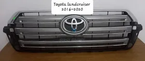 Landcruiser 200 Series 2018 Grill