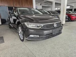 Volkswagen Passat 2018 Gray