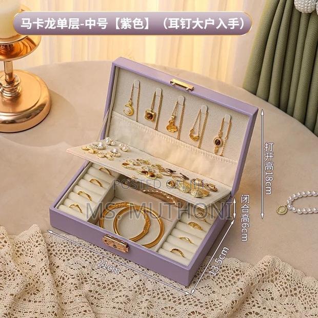 *Exquisite Large Capacity Travel Jewelry Organizer*