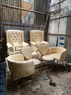 Pedicure Set and 4 Manicure Seats., 