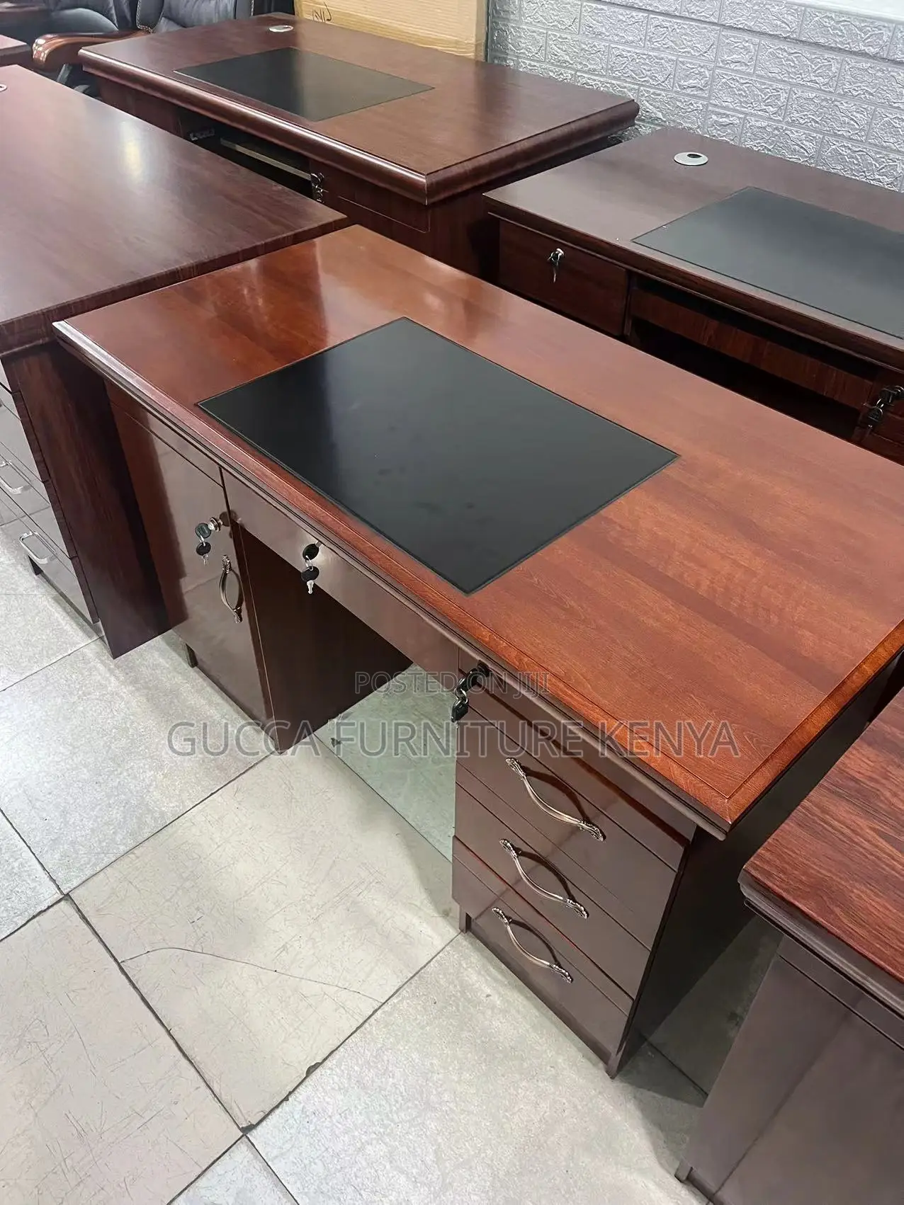 Office Tables:1400mm Executive Mahogany Boss Study Table